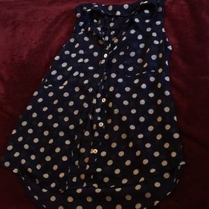 Polka dot button up top